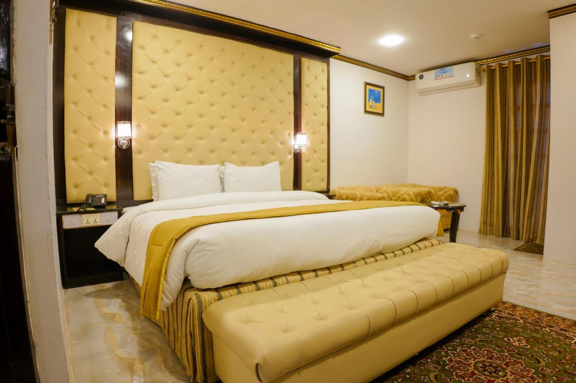Indus Hotel Hiderábád Kültér fotó