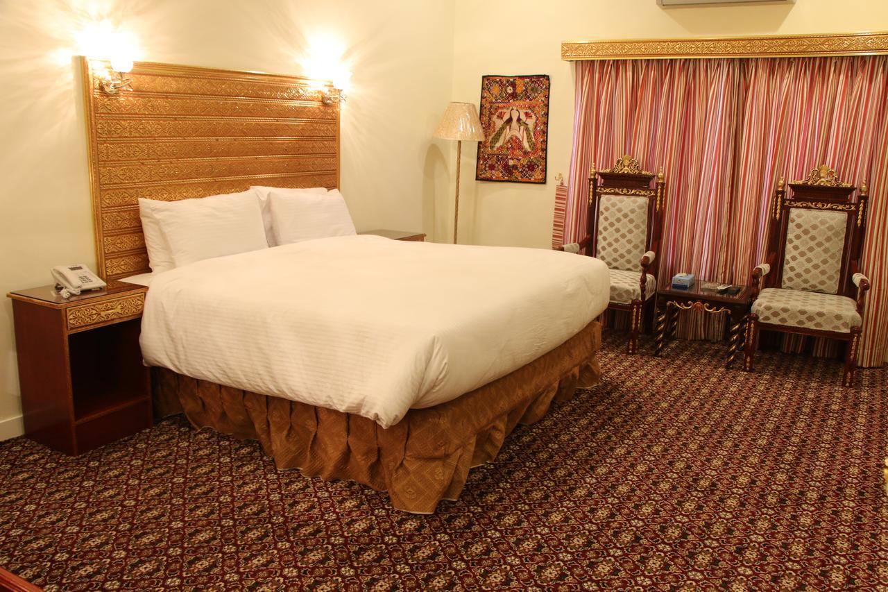 Indus Hotel Hiderábád Kültér fotó
