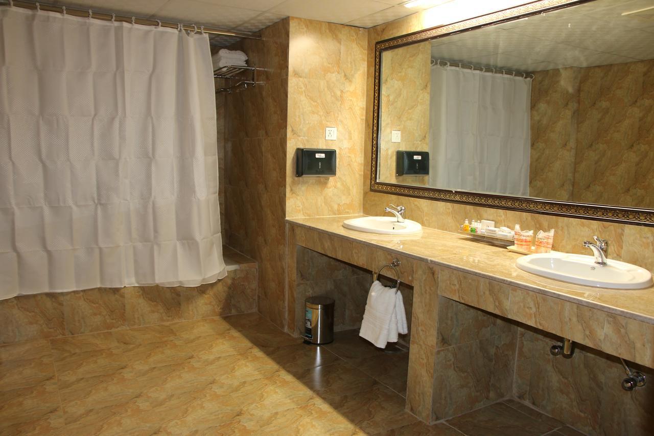 Indus Hotel Hiderábád Kültér fotó