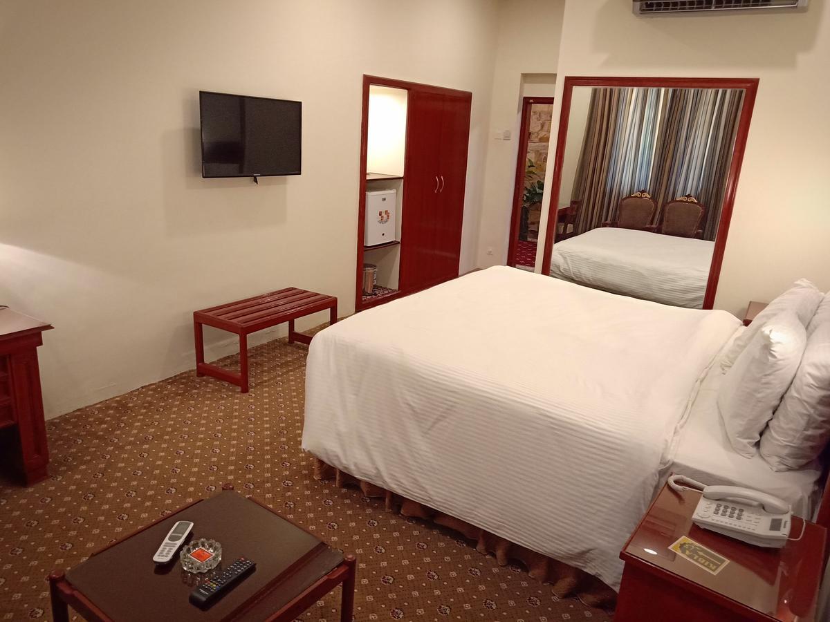 Indus Hotel Hiderábád Kültér fotó