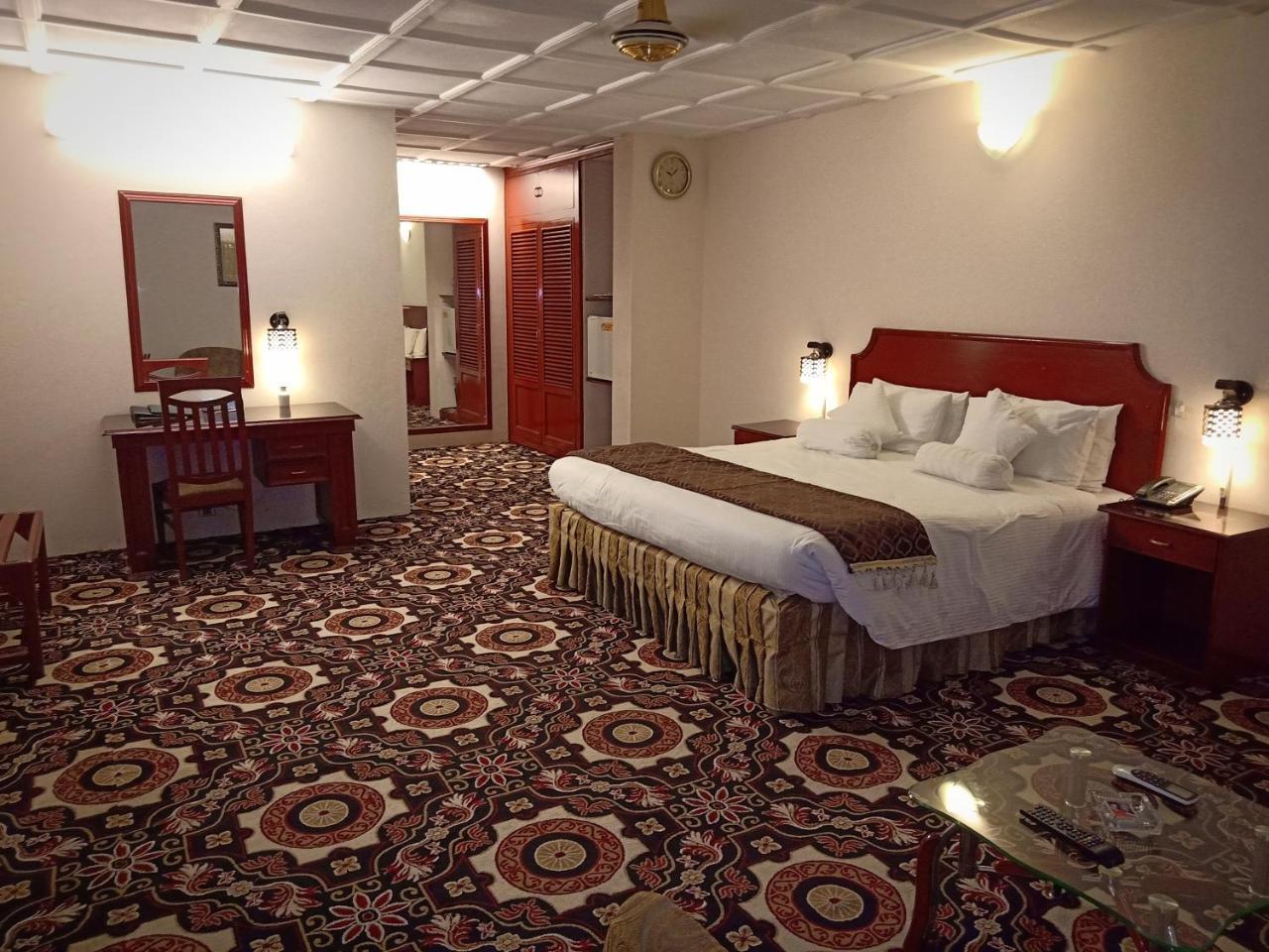 Indus Hotel Hiderábád Kültér fotó