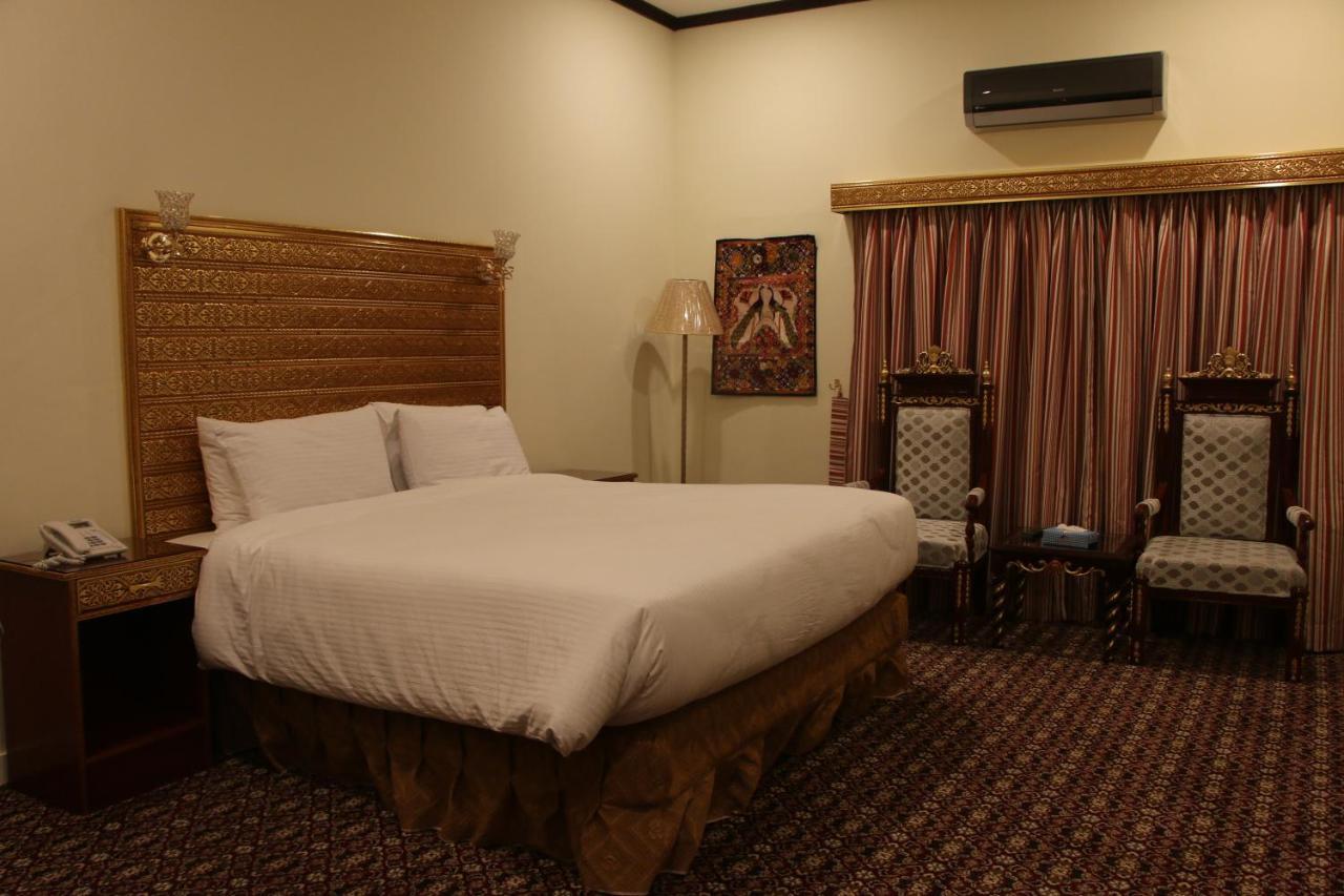 Indus Hotel Hiderábád Kültér fotó
