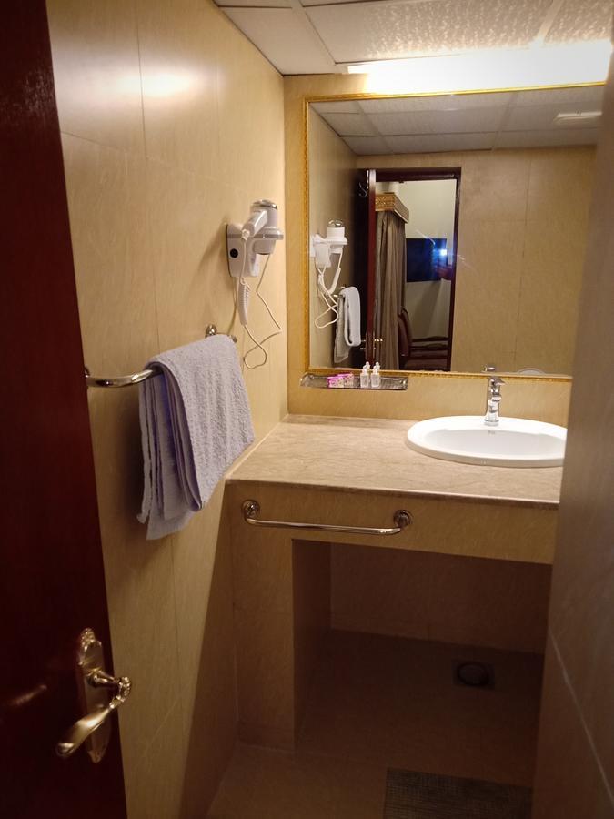 Indus Hotel Hiderábád Kültér fotó